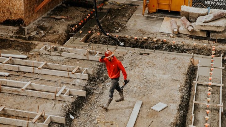 Mark The Helper – funkcjonalna odzież robocza dla wymagających branż