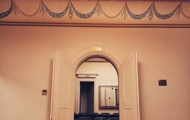 Wynajem przestrzeni na wydarzenia – jak wybrać odpowiednie miejsce?