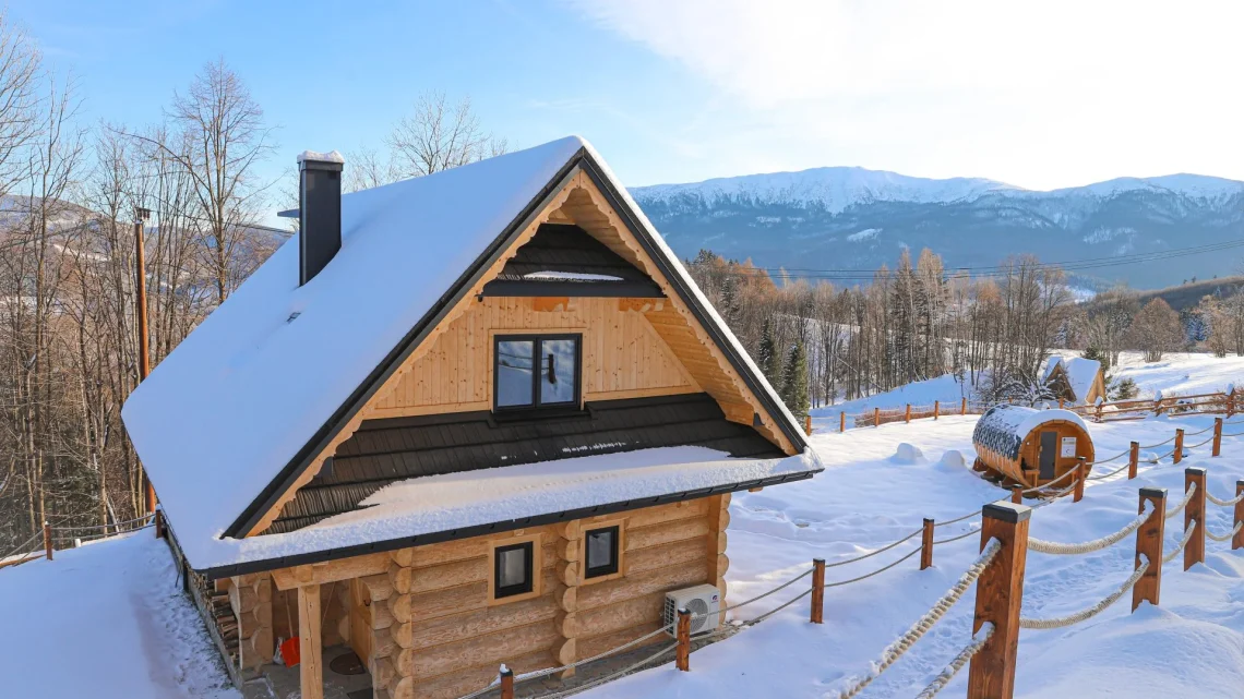 Dom z bali w górach – czy to najlepszy sposób na wypoczynek?